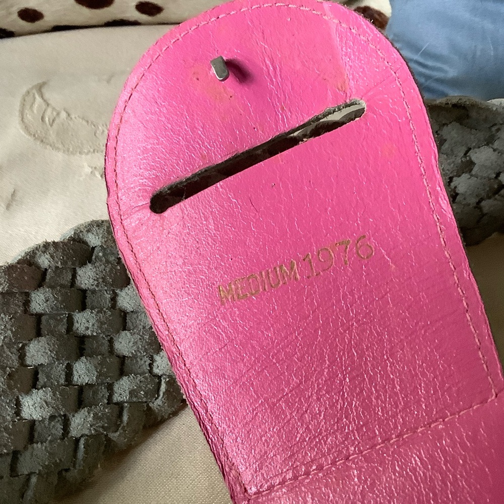 Women’s Wide Woven Pink Leather Belt - Picture 2 of 2